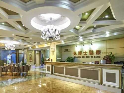 张洪波医生口碑怎么样？胸部整形医生推荐 | 上海光博士插图2