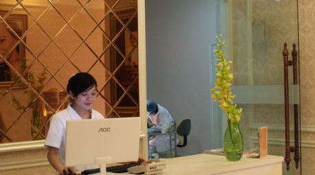 上海九院谢芸医生瘢痕修复擅长什么？面部瘢痕美学修复与激光联合应用！插图2