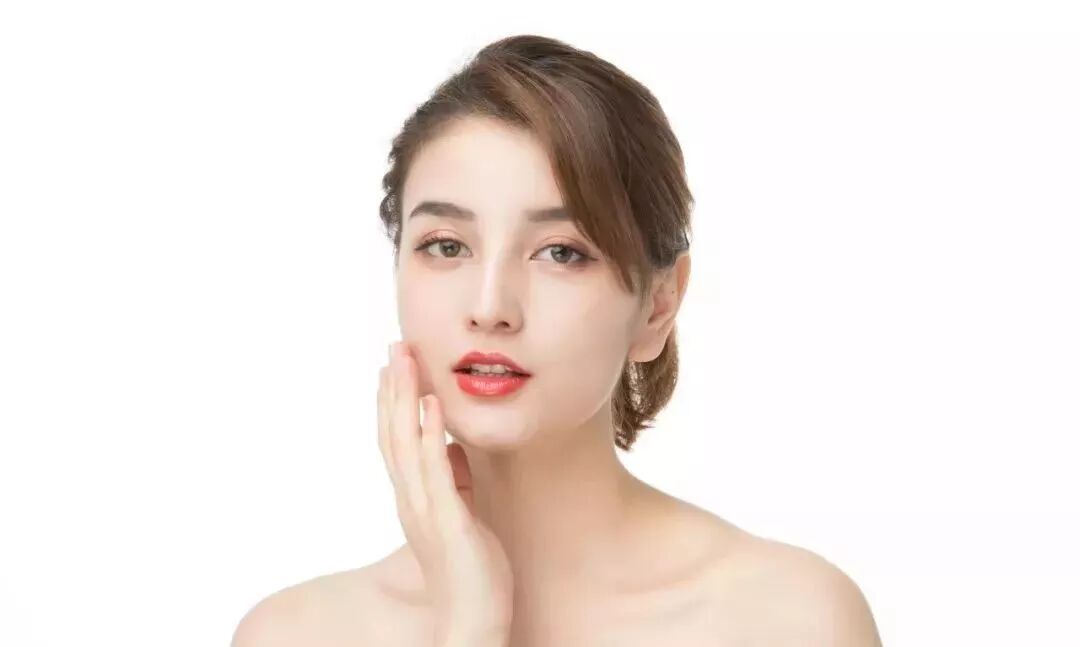 隆鼻用耳软骨还是肋软骨好？插图1