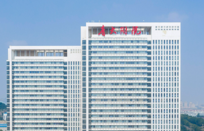 青岛黑眼圈填充泪沟哪个专家厉害？医生名单与注射价格，坐诊医院插图1