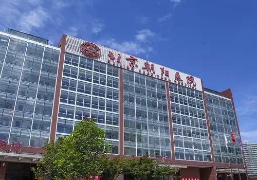 北京范巨峰做的面部提升能维持多久？2026真实反馈：技术稳、维持时间久！插图3