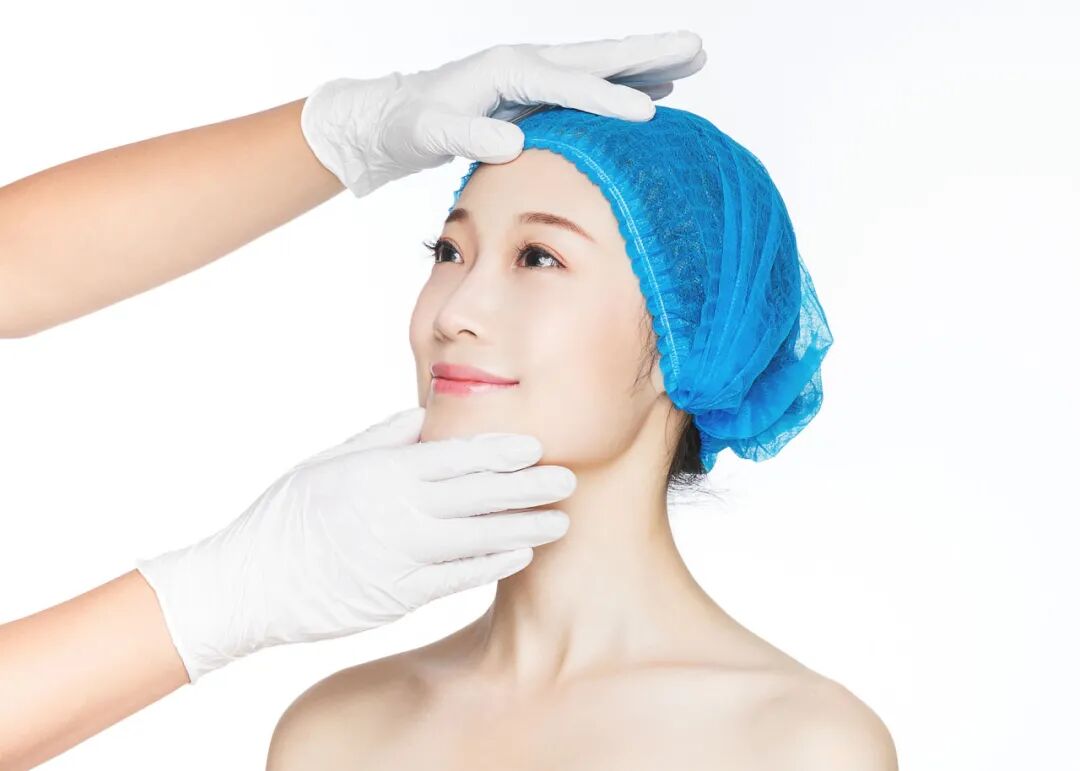 膨体隆鼻整形医院哪家好 记住这4点不踩坑插图