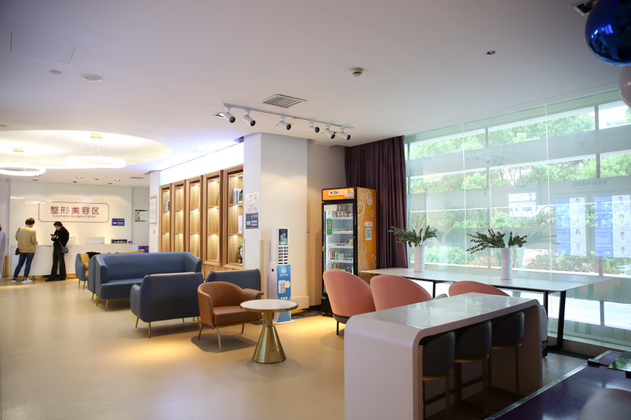 隆鼻修复医院推荐与选择指南|隆鼻修复如何选择专业机构？插图1