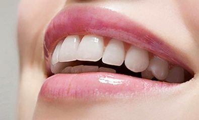 还在为牙齿发黄而烦恼？这些牙齿美白的方式快收藏！插图