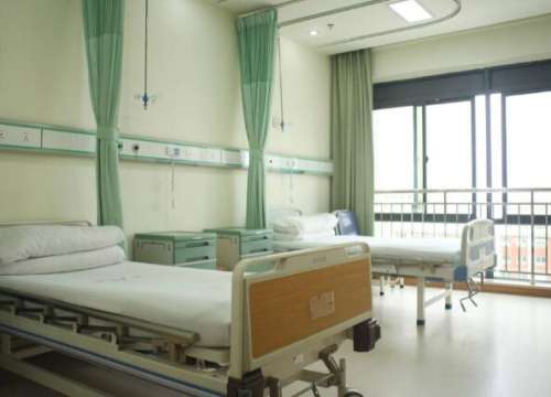 郑大二附院杨丽咋样?擅长项目介绍+双眼皮整形案例分析插图2 郑大二附院杨丽咋样?擅长项目介绍+双眼皮整形案例分析插图2