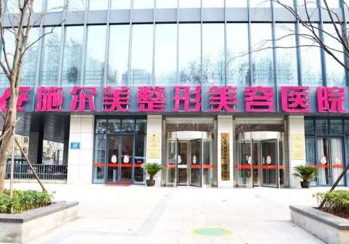 李彤彤做拉皮手术好吗?医生个人信息、真实案例分享插图1 李彤彤做拉皮手术好吗?医生个人信息、真实案例分享插图1