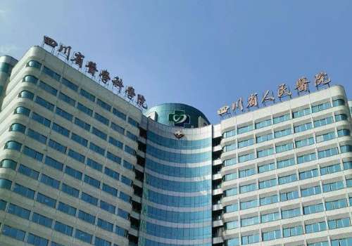四川省人民医院整形科蔡震隆胸好吗?技术稳口碑好,胸型自然不突兀插图1 四川省人民医院整形科蔡震隆胸好吗?技术稳口碑好,胸型自然不突兀插图1