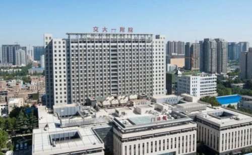 西安交通大学第一附属医院郝晓艳去眼袋一年案例恢复过程_效果怎么样?技术亮点插图