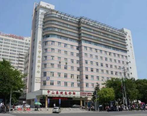 厦门中山医院洪素庄怎么样?医生个人简介+隆胸案例分析插图1 厦门中山医院洪素庄怎么样?医生个人简介+隆胸案例分析插图1