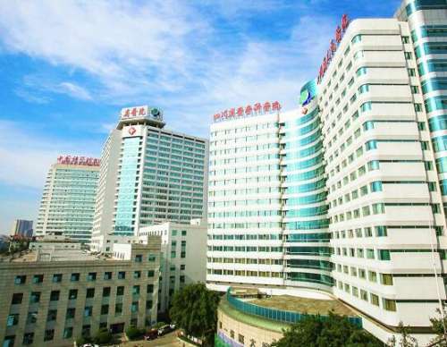 成都蔡震医生隆鼻怎么样?手术费用多少钱?带真实案例插图 成都蔡震医生隆鼻怎么样?手术费用多少钱?带真实案例插图