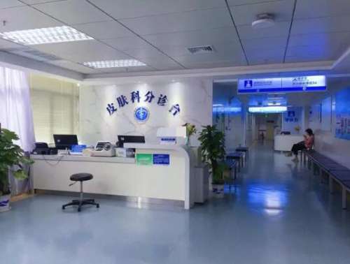 粘铭轩医生口碑怎么样?在哪里坐诊?医生个人资料+案例插图1 粘铭轩医生口碑怎么样?在哪里坐诊?医生个人资料+案例插图1