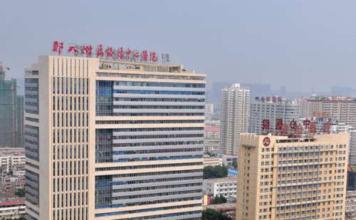 郑州大学附属洛阳中心医院梁旭脸部年轻化手术费用标准?低至5000元起;插图 郑州大学附属洛阳中心医院梁旭脸部年轻化手术费用标准?低至5000元起;插图