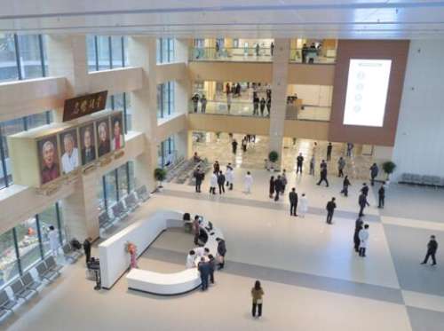 江苏省中医院吴国荣怎么样?门诊时间|个人资料|种植牙案例插图1