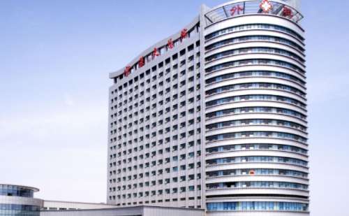 宁夏医科大学总医院玻尿酸填充额头价格明细?技术等级_医生信息插图
