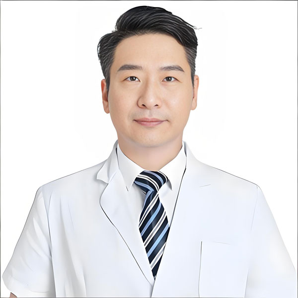 深圳眼修复比较好的医生有哪些?深圳眼部整形修复专家推荐插图2 深圳眼修复比较好的医生有哪些?深圳眼部整形修复专家推荐插图2