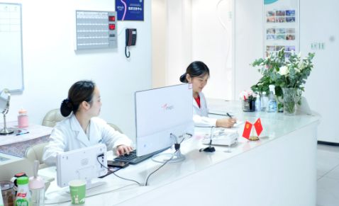 南京牙齿正畸沈刚教授团队如何？坐诊门诊、隐形矫正价格、案例库！