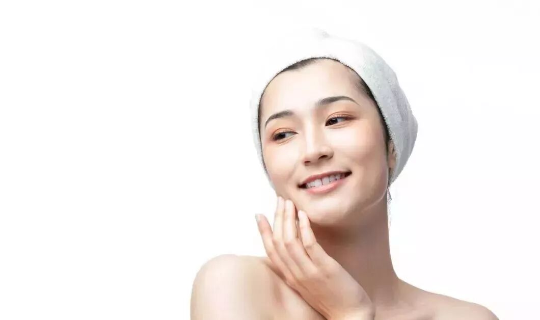 隆鼻用耳软骨还是肋软骨好？