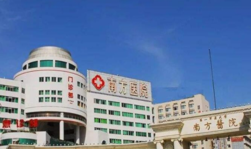 南方医科大学南方医院割双眼皮医生推荐，眼部整形选医生必看!手术经验+审美风格分析