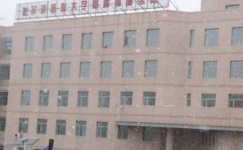哈尔滨医科大学附属第四医院李巍注射丰唇沟案例欣赏&技术怎么样?