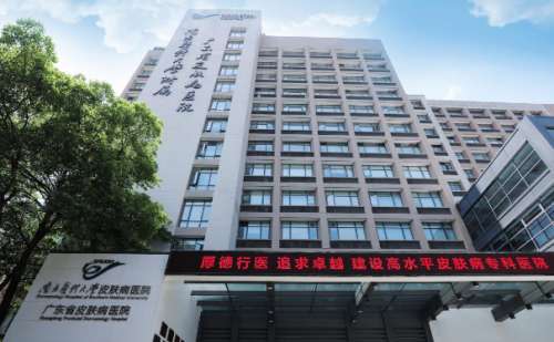 南方医科大学皮肤病医院刘滢v脸紧致提升价格在在1万元到3万元左右?案例盘点,价格分析表