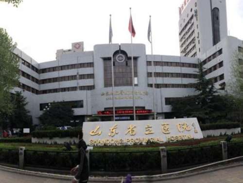 山东省立薛峰医生隆鼻案例，鼻子恢复后又挺又翘