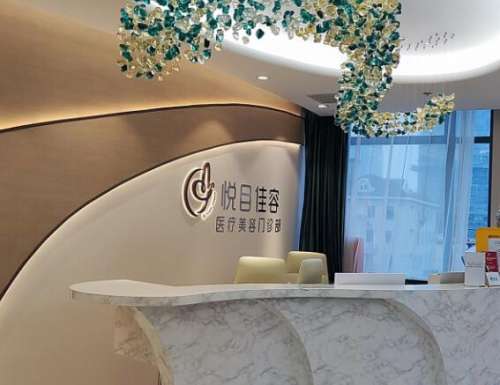 吕京陵医生隆胸案例，管是外观还是用手去摸都和天生一样