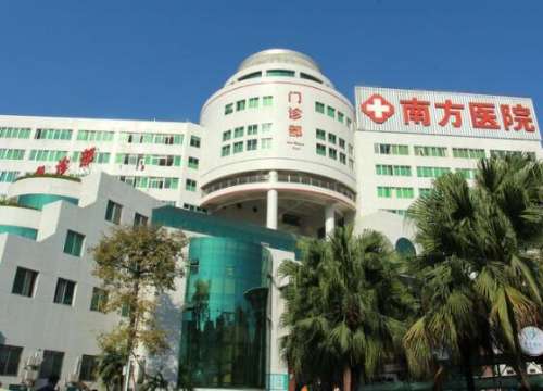 罗勇双眼皮整形案例最新，尤其是笑起来的时候，特别有魅力