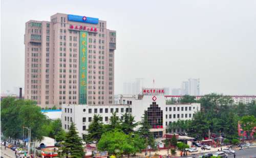 保定市第二医院注射玻尿酸丰唇价格表?技术级别_效果详情
