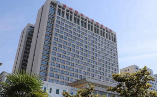 徐州医科大学附属医院陶常波玻尿酸填充眼窝收费多少?技术特点_价格一览表